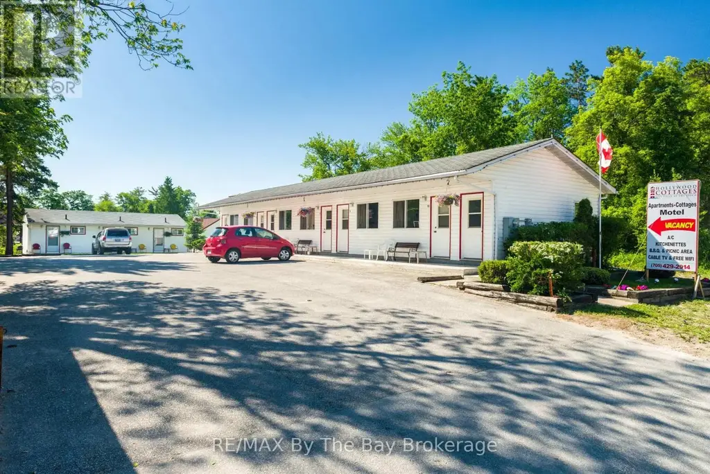 169 Mosley Street, Wasaga Beach